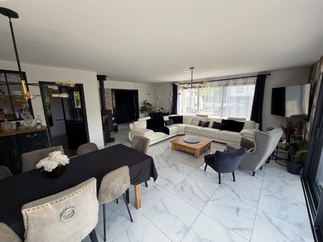 Maison de luxe de 8 pièces en vente à Brest, Bretagne