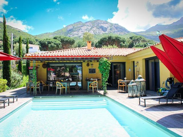 Maison de luxe de 8 pièces en vente à Calvi, France