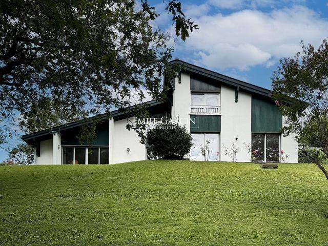 Maison de luxe de 8 pièces en vente à Ciboure, Nouvelle Aquitaine