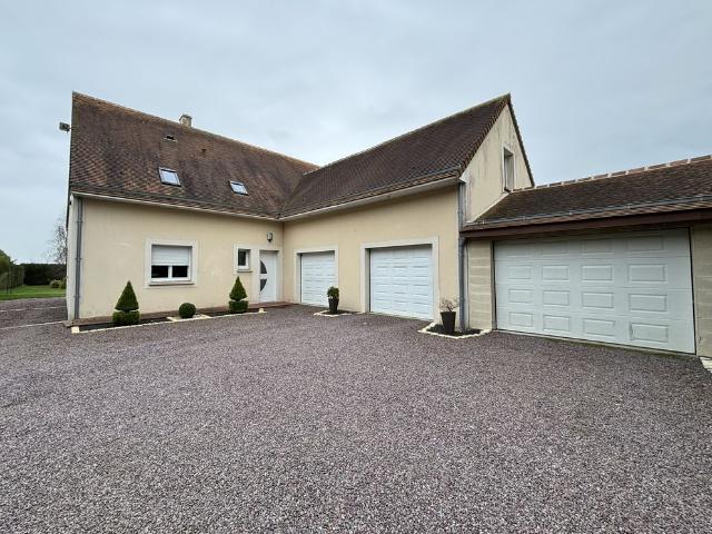 Maison de luxe de 8 pièces en vente à Cottun, Normandie