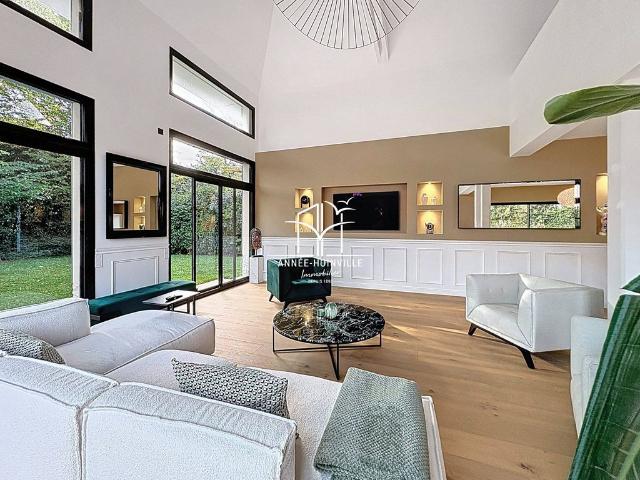 Maison de luxe de 8 pièces en vente à Deauville, Normandie