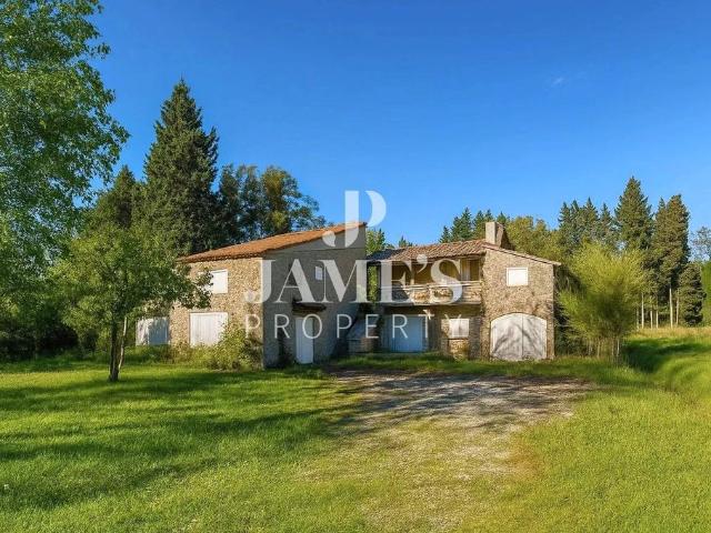 Maison de luxe de 8 pièces en vente à Eygalières, France