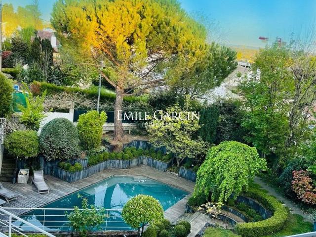 Maison de luxe de 8 pièces en vente à Garches, Île de France