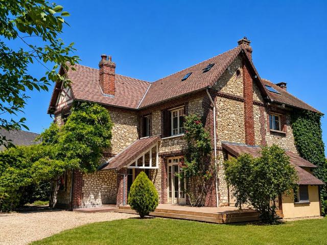 Maison de 8 pièces de luxe en vente à Le Vaudreuil, Normandie