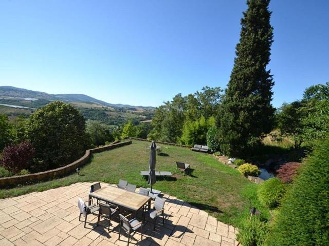 Maison de luxe de 8 pièces en vente à Lentilly, France