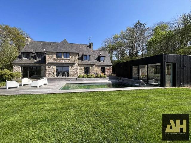 Maison de luxe de 8 pièces en vente à Plougastel Daoulas, France