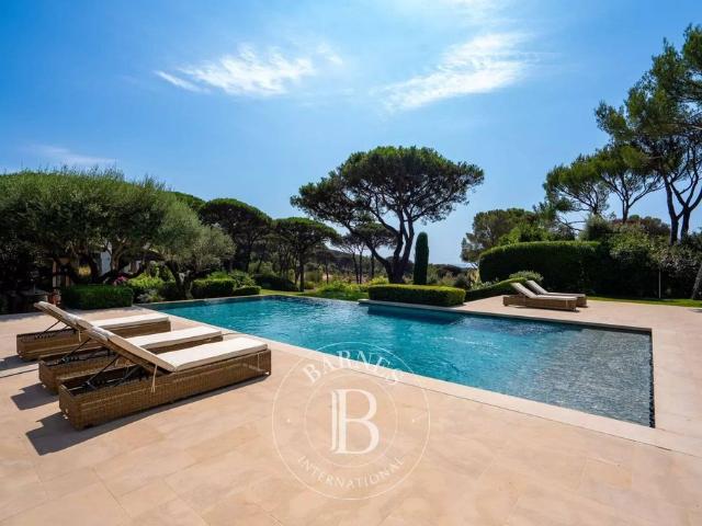 Maison de luxe de 8 pièces en vente à Ramatuelle, France