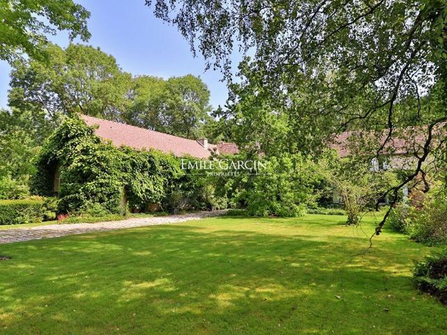 Maison de luxe de 8 pièces en vente à Rambouillet, France