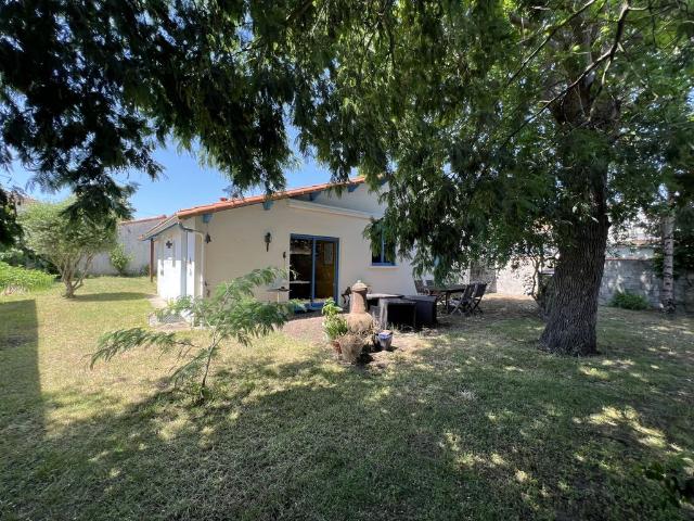 Maison de luxe de 8 pièces en vente à Royan, France