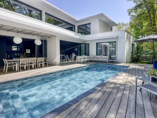 Maison de luxe de 8 pièces en vente à Sucé sur Erdre, Pays de la Loire