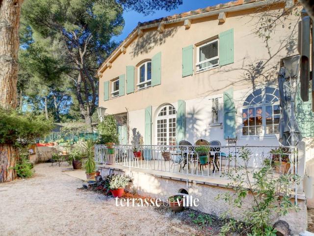 Maison de luxe de 8 pièces en vente à Saint Cyr sur Mer, France