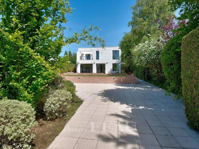 Maison de luxe de 8 pièces en vente à Saint Cloud, France