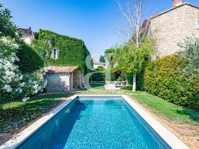 Maison de luxe de 8 pièces en vente à Saint Didier, France