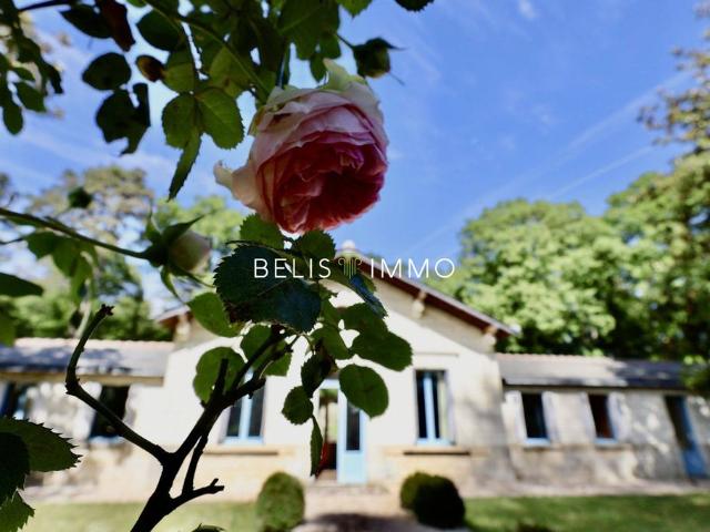 Maison de luxe de 8 pièces en vente à Saint Épain, Centre