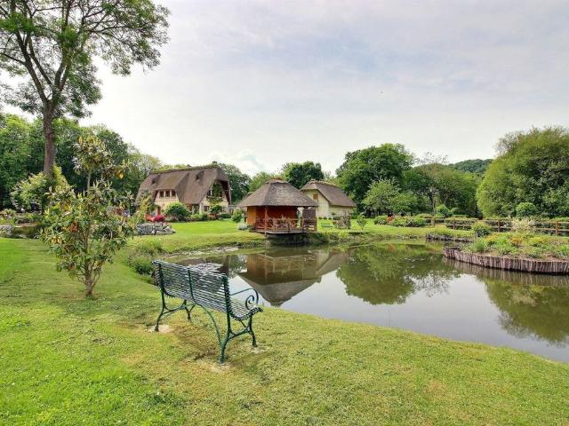 Maison de luxe de 8 pièces en vente à Saint Philbert sur Risle, Normandie