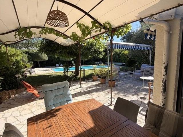 Maison de luxe de 8 pièces en vente à Salernes, Provence Alpes Côte d'Azur