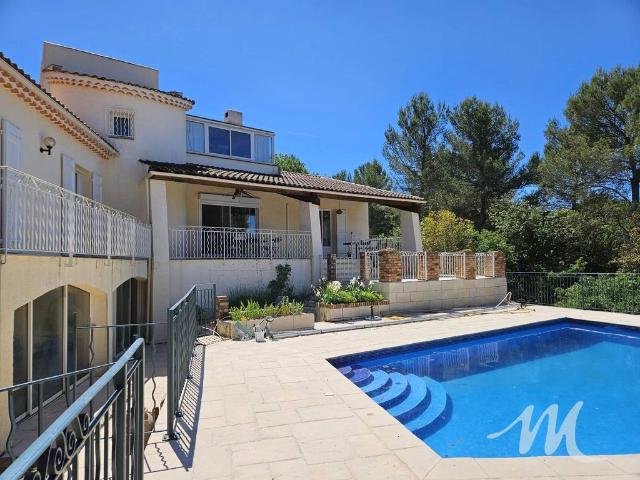 Maison de luxe de 8 pièces en vente à Tavernes, France