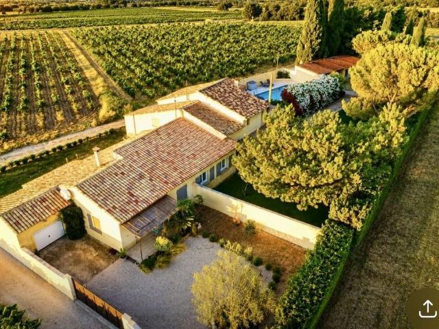 Maison de luxe de 8 pièces en vente à Vacqueyras, Provence Alpes Côte d'Azur