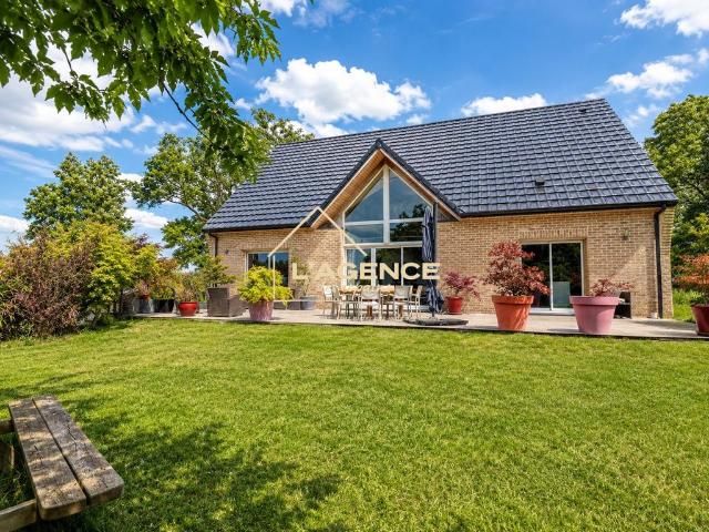 Maison de luxe de 8 pièces en vente à Wormhout, Hauts de France