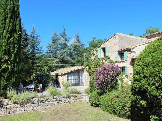 Maison de luxe de 240 m2 en location Murs, Provence Alpes Côte d'Azur