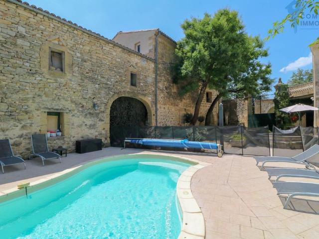 Maison de luxe de 9 chambres en vente à Uzès, France