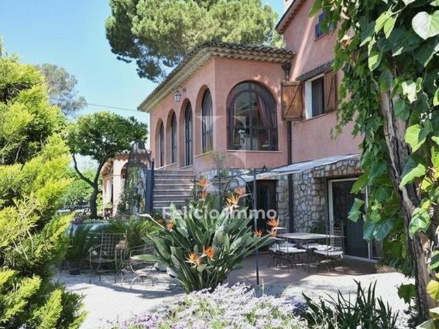 Maison de luxe de 9 pièces en vente à Mougins, Provence Alpes Côte d'Azur