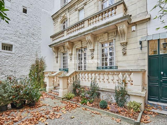 Maison de luxe de 9 pièces en vente à Neuilly sur Seine, Île de France