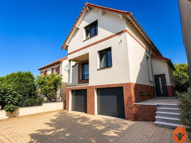 Maison de luxe de 9 pièces en vente à Ormesson sur Marne, Île de France