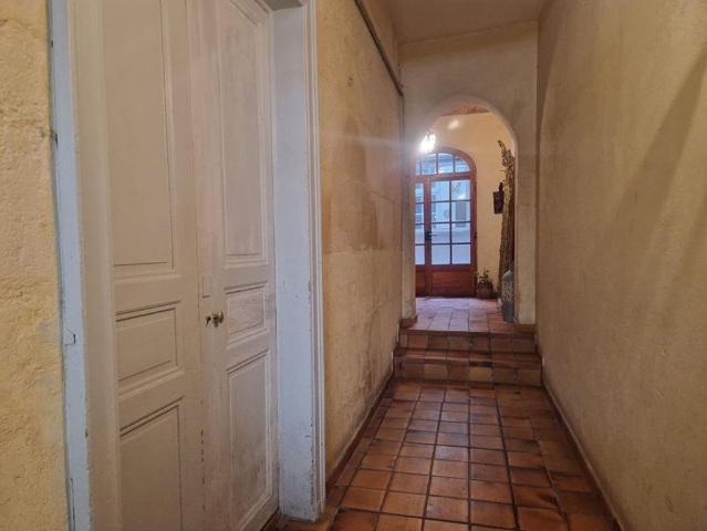 Maison de luxe de 9 pièces en vente à Arles, France