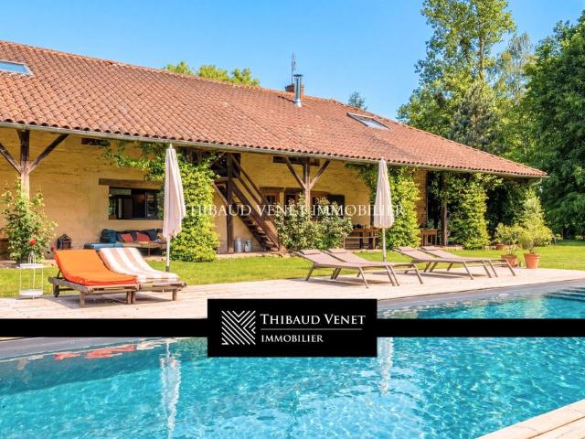 Maison de luxe de 9 pièces en vente à Bourg en Bresse, France