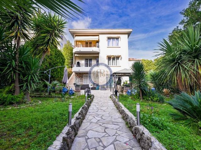 Maison de luxe de 9 pièces en vente à Cannes, Provence Alpes Côte d'Azur