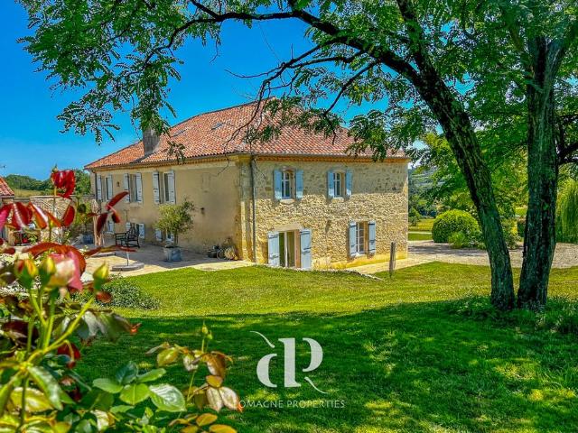Maison de luxe de 9 pièces en vente à Castéra Verduzan, France