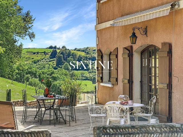 Maison de luxe de 9 pièces en vente à Châtonnay, France