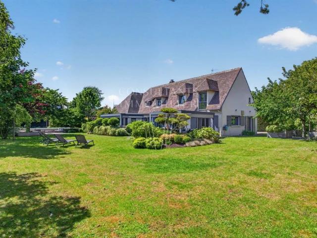 Maison de luxe de 9 pièces en vente à Deauville, Normandie