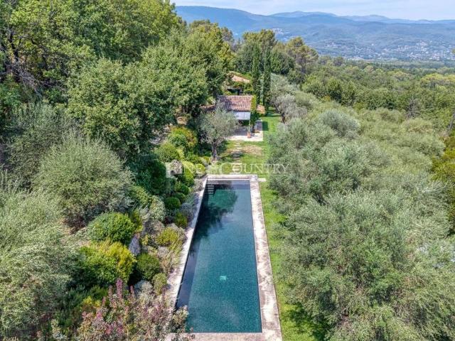 Maison de luxe de 9 pièces en vente à Fayence, France