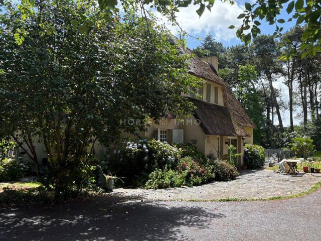 Maison de luxe de 9 pièces en vente à Guérande, France