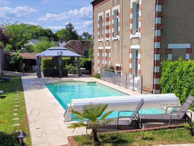 Maison de luxe de 9 pièces en vente à Henrichemont, Centre