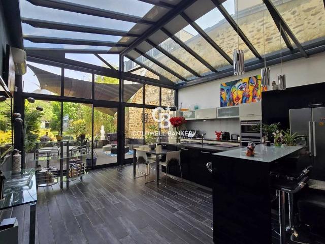 Maison de luxe de 9 pièces en vente à Le Mans, France