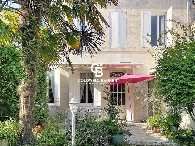 Maison de luxe de 9 pièces en vente à Saintes, Nouvelle Aquitaine