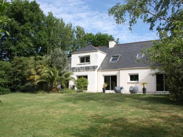 Maison de luxe de 9 pièces en vente à Theix, France