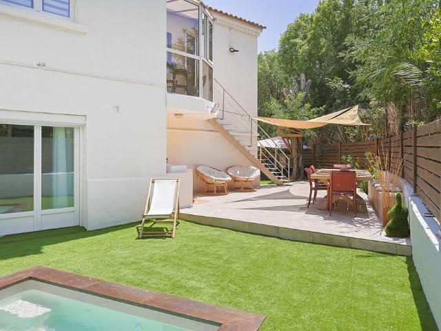 Maison de luxe de 9 pièces en vente à Toulon, France