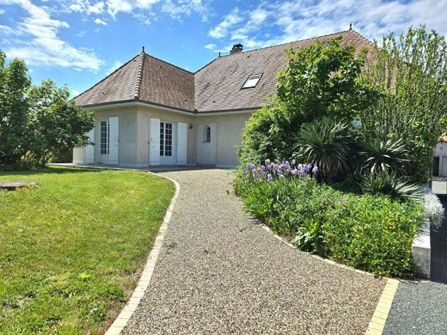 Maison de luxe de 9 pièces en vente à Trélissac, France