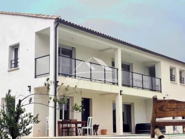 Maison de luxe de 9 pièces en vente à Vézénobres, France