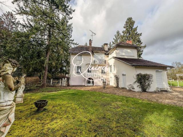 Maison de luxe de 13 pièces en vente à Anet, France