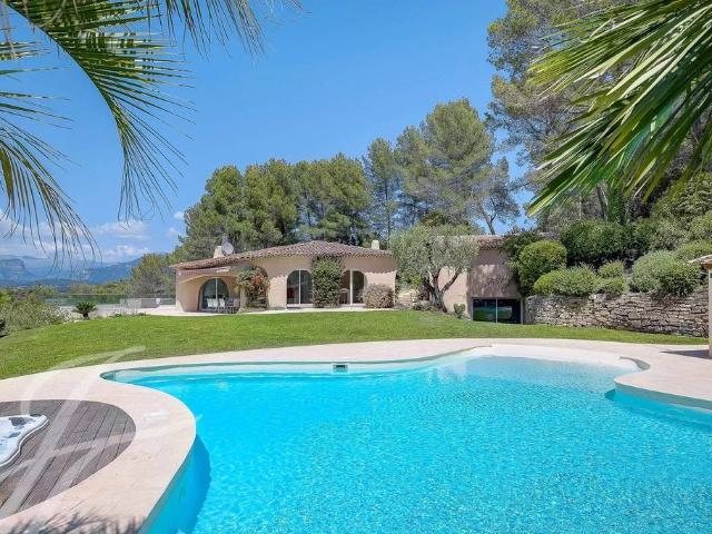 Maison de luxe de 13 pièces en vente à Mouans Sartoux, France