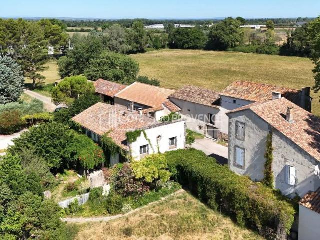 Maison de luxe de 13 pièces en vente à Pernes les Fontaines, Provence Alpes Côte d'Azur