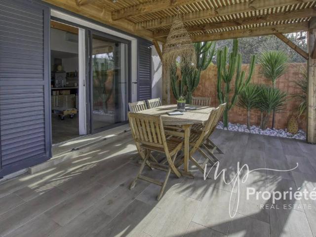 Maison de luxe de 100 m2 en vente Bormes les Mimosas, Provence Alpes Côte d'Azur