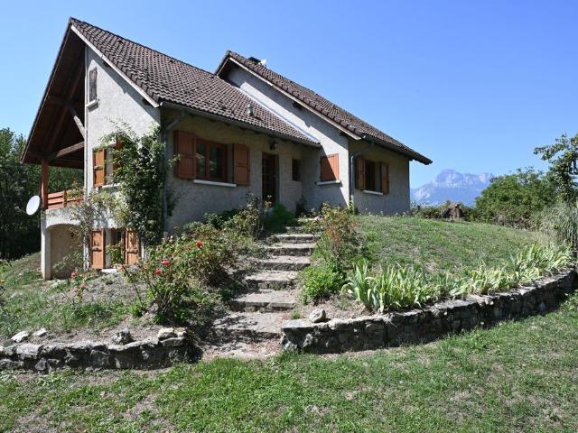 Maison de luxe de 4 pièces en vente à La Combe de Lancey, France