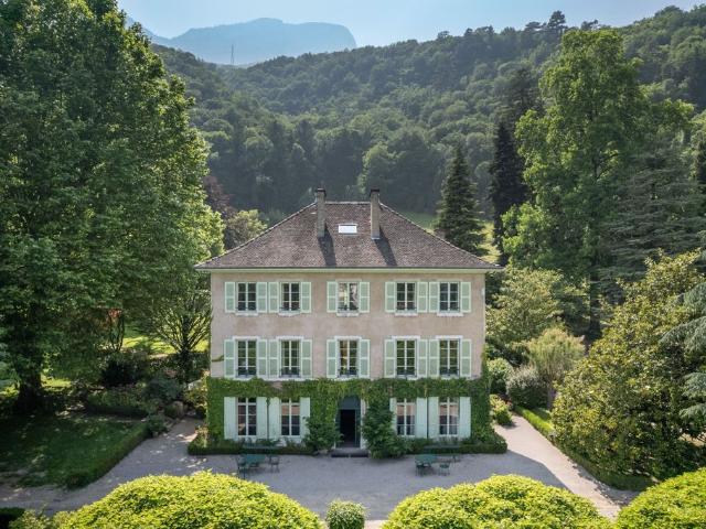 Maison de luxe de 10 chambres en vente à Noyarey, Auvergne Rhône Alpes