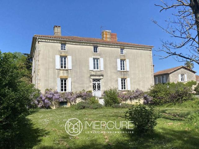 Maison de luxe de 10 pièces en vente à Talmont Saint Hilaire, France